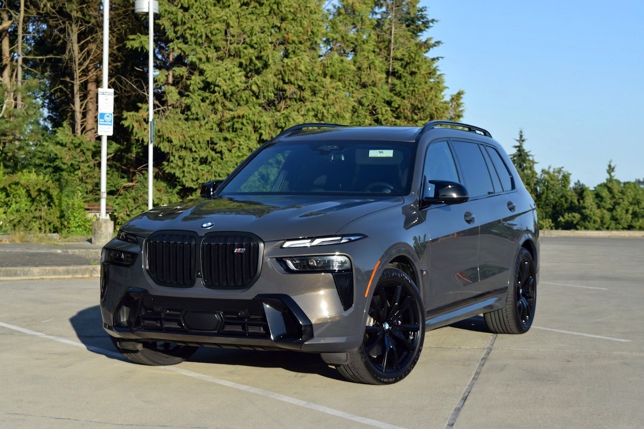 2024 BMW X7 M60i