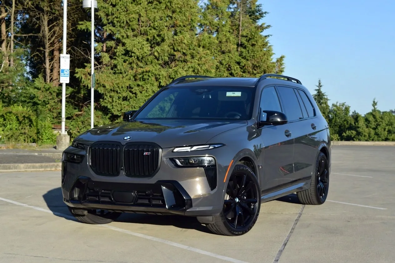 2024 BMW X7 M60i
